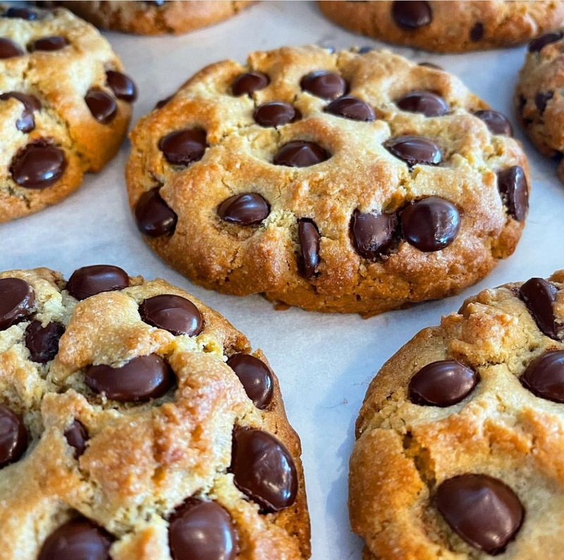 Giant Chocolate Chip Cookie