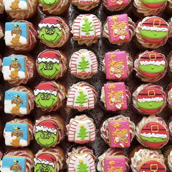 Grinch Cupcake Set